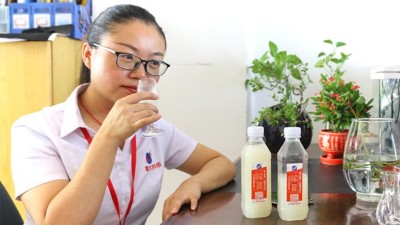 在雅大白酒蒸餾設(shè)備品酒師眼中，好酒一條線被稱為好酒的標(biāo)準(zhǔn)！