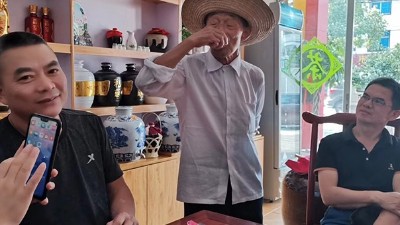 為什么在農(nóng)村用烤酒設備開酒坊受歡迎？大家都愛喝散裝酒？