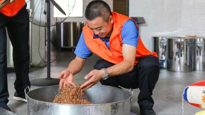 用熟料釀酒設備釀酒的前6個月，“醉”需釀酒技術指導